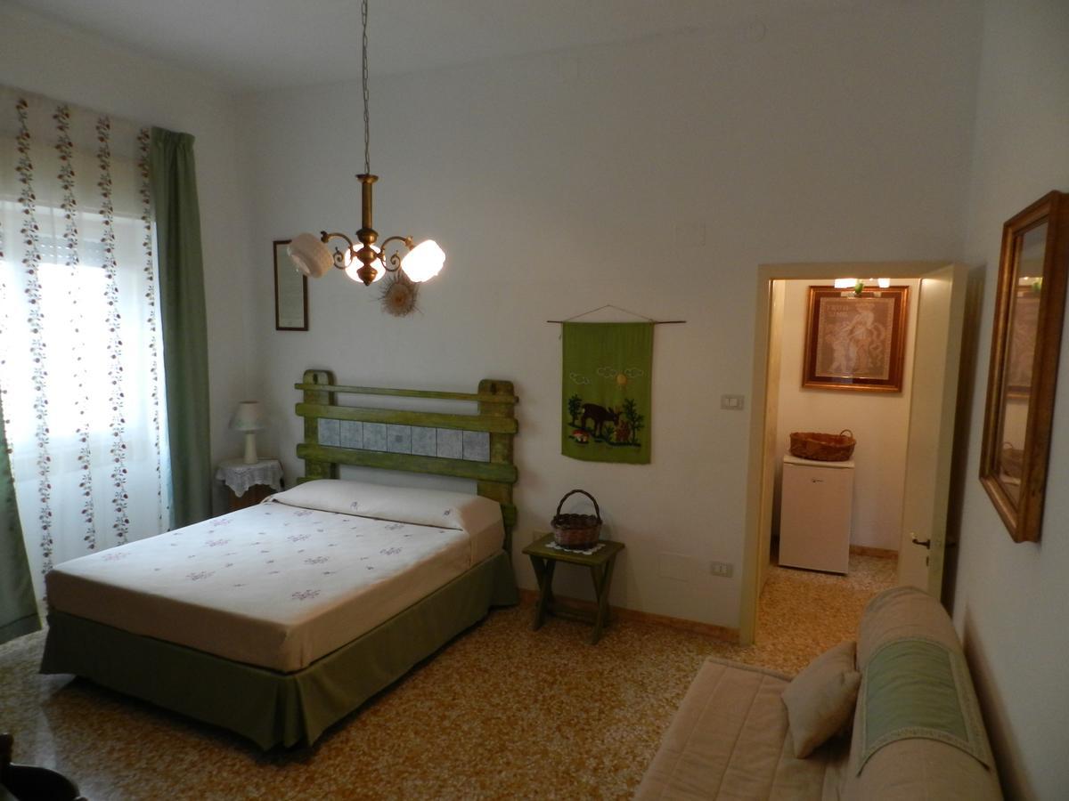 Casa Corte Con Terrazza タヴィアーノ エクステリア 写真