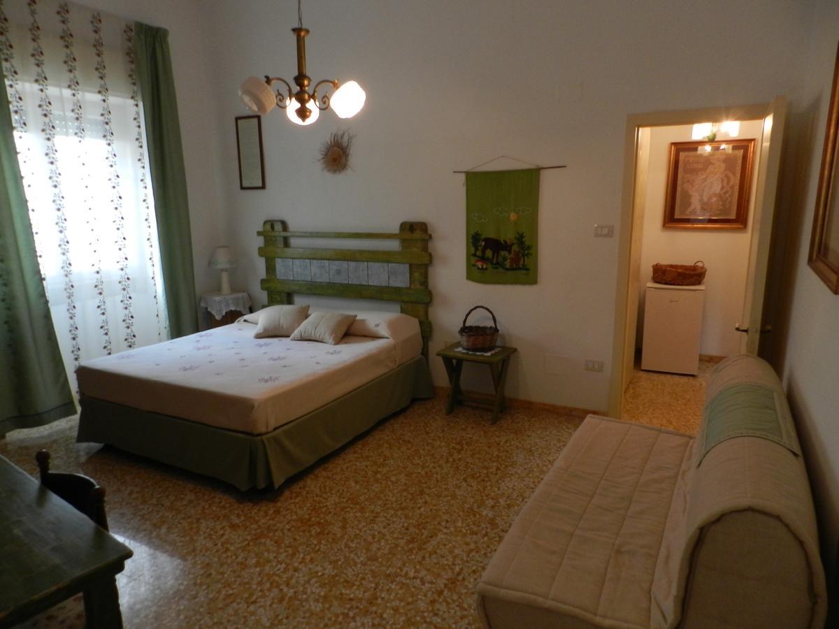 Casa Corte Con Terrazza タヴィアーノ エクステリア 写真