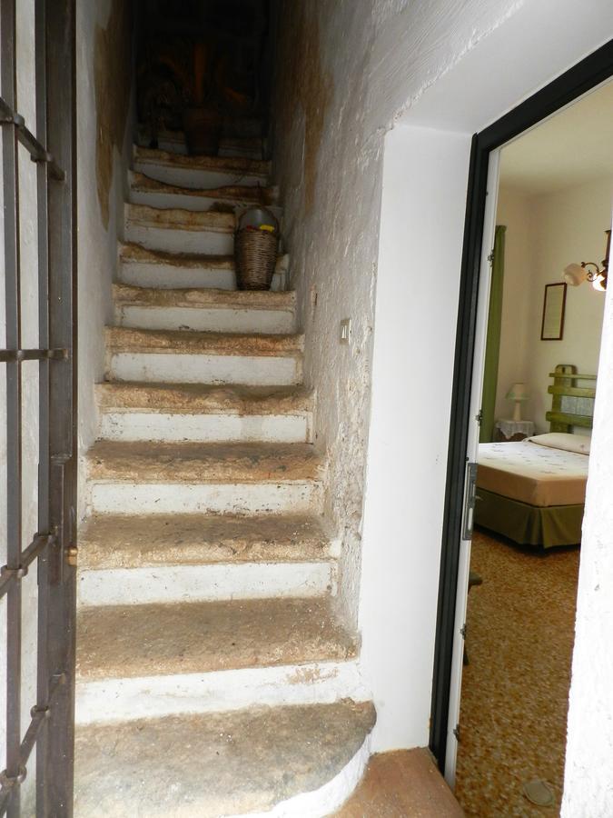Casa Corte Con Terrazza タヴィアーノ エクステリア 写真