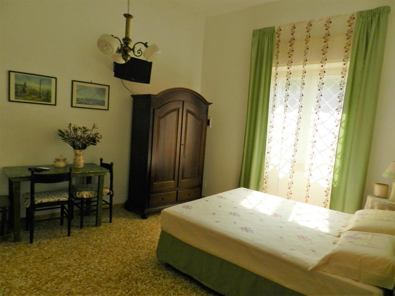 Casa Corte Con Terrazza タヴィアーノ エクステリア 写真